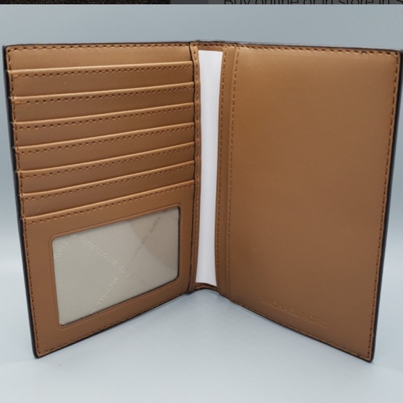 Michael Kors Passport/ID Holder NWOT - Picture 6 of 8